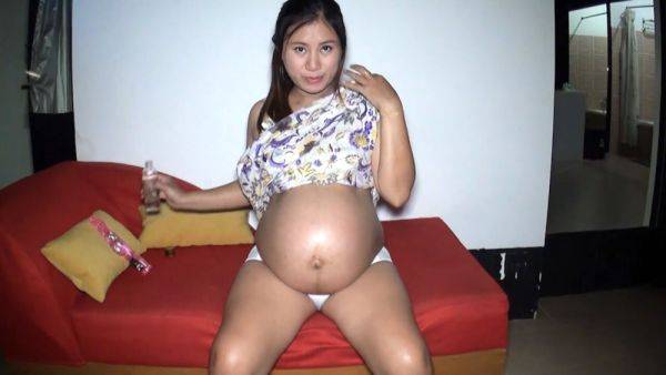 8 month pregnant hormones out of control Thai MILF needs something - txxx.com - Thailand on nochargetube.com