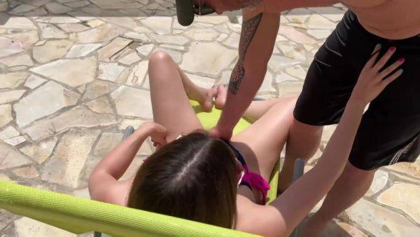 Alice takes advantage of a stud by the pool! - hotmovs.com on nochargetube.com