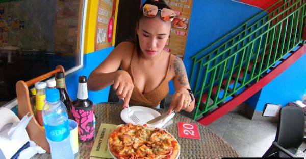 Pizza before making a homemade sex tape with his busty Asian girlfriend - alphaporno.com - Thailand on nochargetube.com