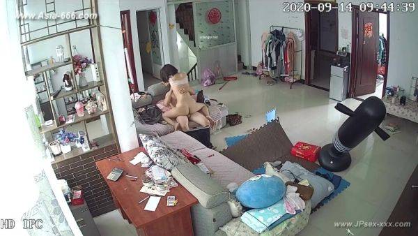 Hackers use the camera to remote monitoring of a lover's home life.609 - hclips.com - China on nochargetube.com