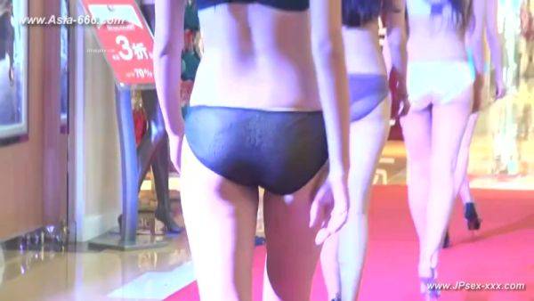 Chinese model in sexy lingerie show.27 - hotmovs.com - China on nochargetube.com