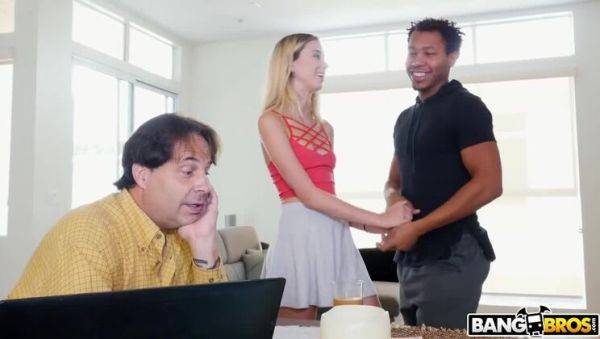 Secret Handjob From My Dad's Blonde Stepdaughter - porntry.com on nochargetube.com