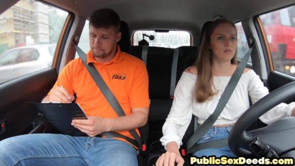 Petite driving student cunt stretched - txxx.com on nochargetube.com