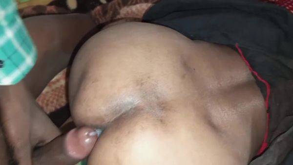 Mujhe Leta Kar Aunty Khud Chudai Kar Li - desi-porntube.com - India on nochargetube.com