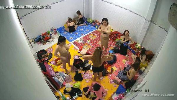 Chinese girl changeroom.33 - hclips.com - China on nochargetube.com