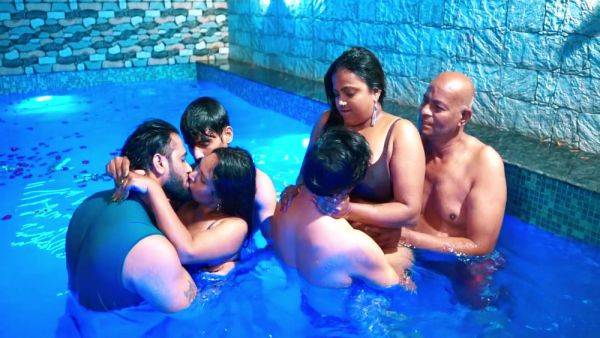 Gangbang Sex Is Full Entertainment In The Swimming Pool - desi-porntube.com - India on nochargetube.com