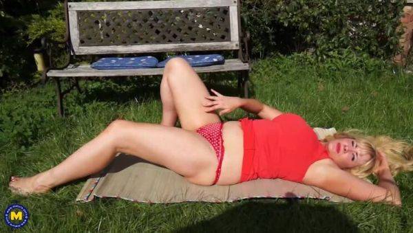 British housewife getting frisky outside by herself - porntry.com - Britain on nochargetube.com