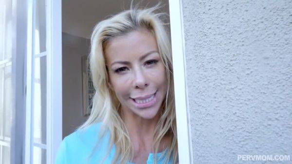 Advantages of a Buxom Step-mother: Alexis Fawx - porntry.com on nochargetube.com