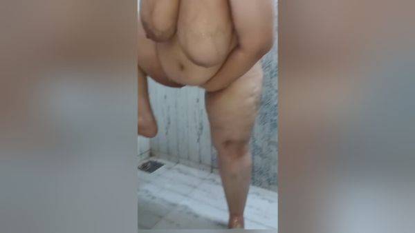 Bath Show Desi Bath Show Show Her Huge Ass With Bbw Chubby And Huge Boobs - desi-porntube.com - India on nochargetube.com