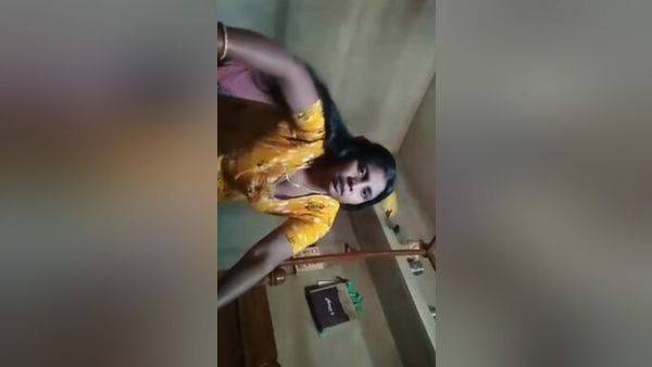 Village Wife Open Sexy Video With Face - desi-porntube.com - India on nochargetube.com