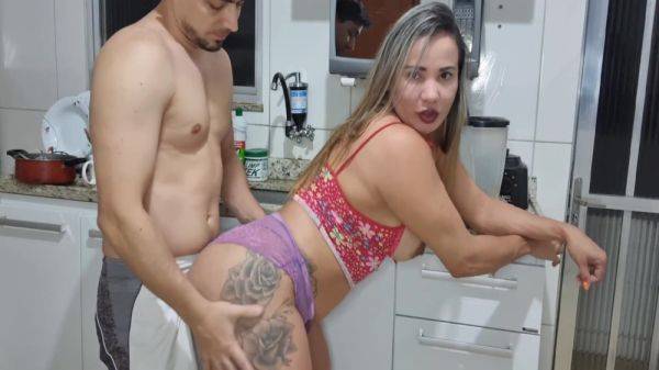 A Verdadeira Dona De Casa Lava , Passa E Cuzinha Para O Marido ..jhonny Hot1 7 Min - upornia.com on nochargetube.com