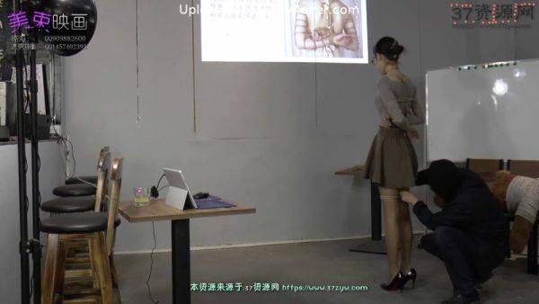 Elegant Chinese Teacher Experiences Bondage For The First T - hclips.com - China on nochargetube.com