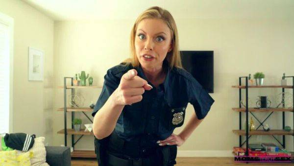 My Step Mom Is A Cop - S12:E10 - veryfreeporn.com on nochargetube.com