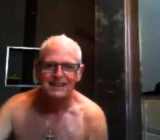 Grandpa shower - drtuber.com on nochargetube.com