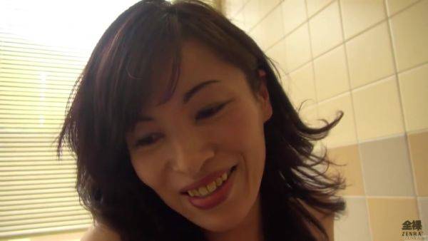 Cheating Japanese wife afternoon tryst in spacious bathroom - hotmovs.com - Japan on nochargetube.com