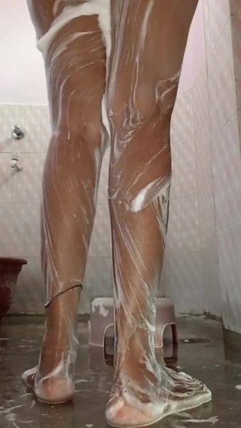 Hot Indian Wife Taking Bath - upornia.com - India on nochargetube.com