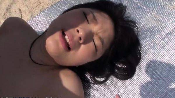 At the gorgeous beach, promiscuous Hina drenches up the - drtuber.com - Japan on nochargetube.com