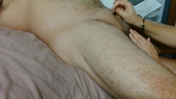 Bbw Giving Senual Handjob To Husband To Wake Him Up - hotmovs.com on nochargetube.com