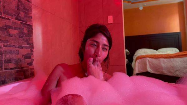 Erotic Dance In The Bathtub With Latina With Big Buttocks - upornia.com on nochargetube.com