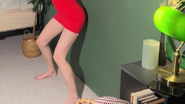 Sporty Hot Goddess Giantess Do Sport In Short Dress - upornia.com on nochargetube.com