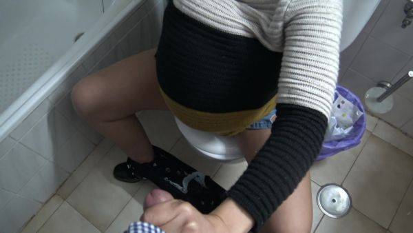 Horny Stepson Wanted To See How I Piss From My Pregnant Pussy - hclips.com on nochargetube.com