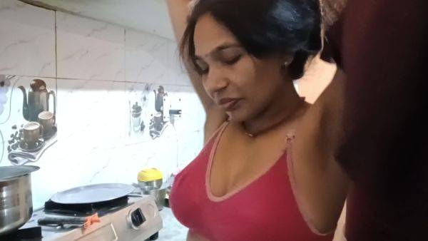 Frist Time Sex With Bhabi Ik Kitchen Sex - desi-porntube.com - India on nochargetube.com