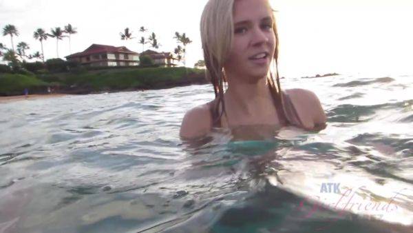 Virtual Vacation In Hawaii With Rachel James Part 1 - hotmovs.com - Usa on nochargetube.com