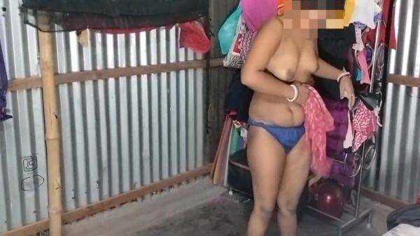 Desi Aunty Changed Saree After Bathing - desi-porntube.com - India on nochargetube.com