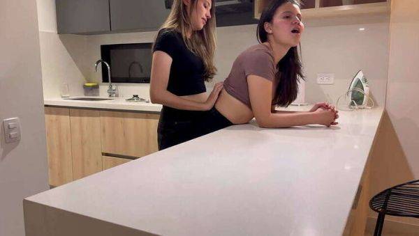 My husband's lesbian step-sister gives me better head!! - xxxfiles.com on nochargetube.com