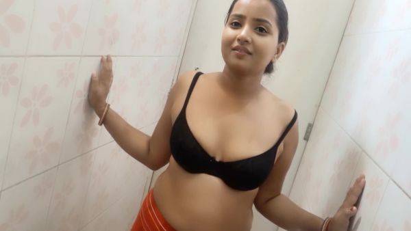 Bhabhi Bathroom Fakking - desi-porntube.com - India on nochargetube.com