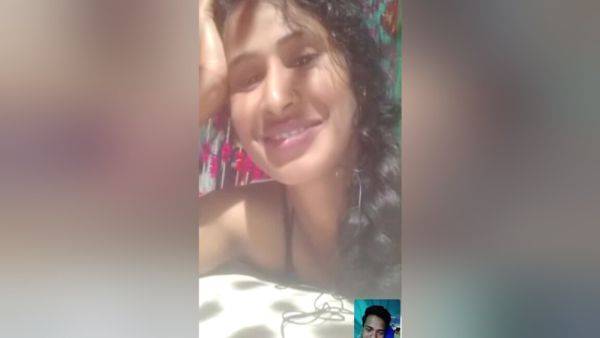 My Cute Girlfriend Showed Me Her Boobs On A Video Call - desi-porntube.com - India on nochargetube.com