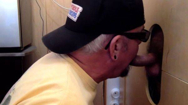 Gloryhole BJ DILF anallyrammed in sling - drtuber.com on nochargetube.com