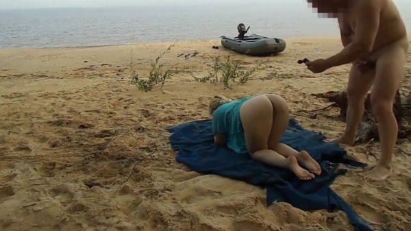 Milf allows to fuck her tight anal on the beach - Amateur Porn - anysex.com on nochargetube.com