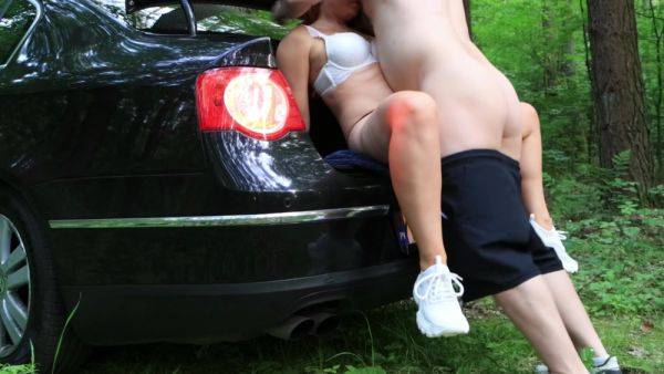 A Beauty Caught Masturbating Fucks A Stranger Right Next To The Car - hclips.com on nochargetube.com