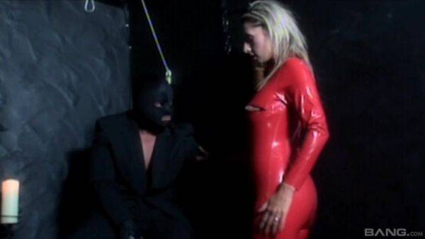 Blonde in latex costume sucks cock and fucks in rough femdom kinks - hellporno.com on nochargetube.com