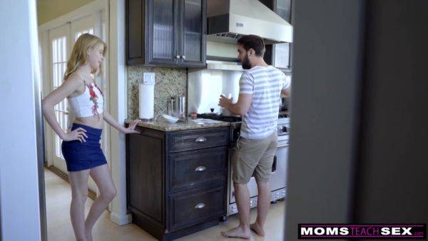 Horndog Bangs Stepmom & Stepsister W Love Potion! - videomanysex.com on nochargetube.com