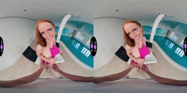 Holly Molly seduces a cute stranger for steamy VR sex - sexu.com on nochargetube.com