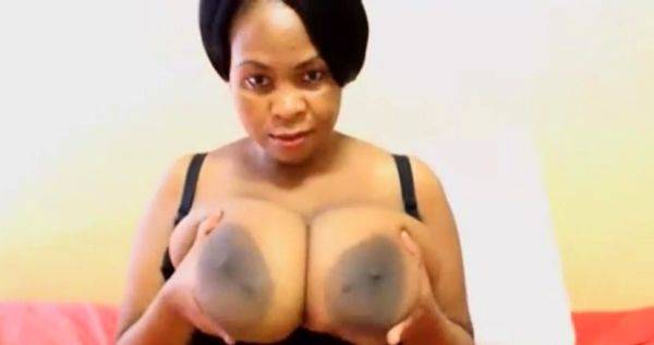 Ebony webcam girl with huge tits - drtuber.com on nochargetube.com