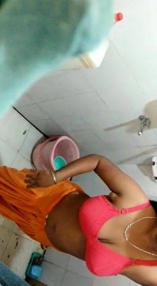 Punjabi aunty bathing 1 - drtvid.com on nochargetube.com