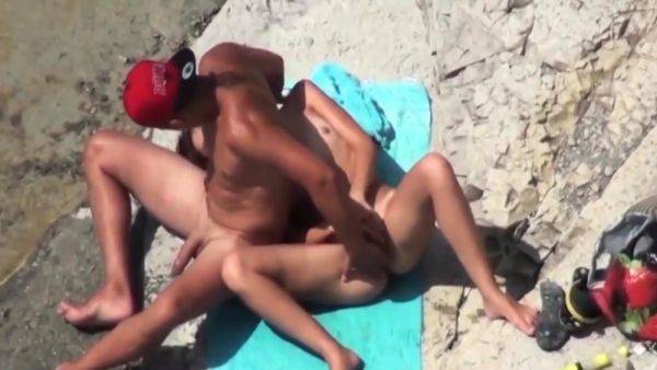 Peeping at stepdaughter's sex on the beach - drtuber.com on nochargetube.com