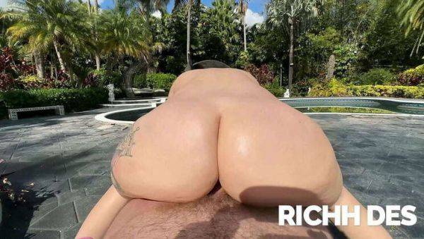 Randy Tourist Richh Des Gets Naughty Outdoor Erotic Encounter with Brian Omally on Summer Holiday - Pornstar, Blonde, Big Ass - veryfreeporn.com on nochargetube.com
