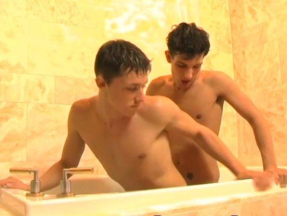 Twinks Blair Mason And Sean Corwin Bathroom Banging - drtuber.com on nochargetube.com