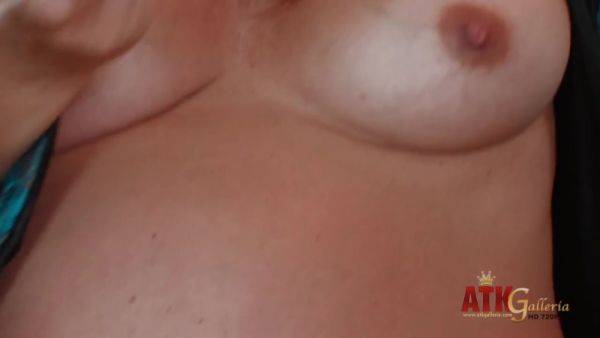 Pregnant redhead is horny AF - hotmovs.com on nochargetube.com