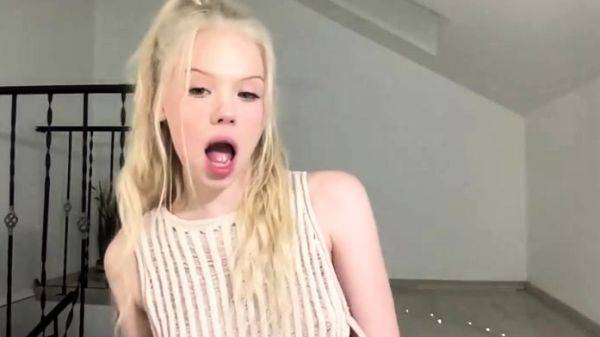 Blonde teen Sierras first erotic masturbation video - drtuber.com on nochargetube.com