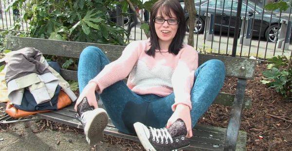 Nerdy amateur pees on herself in public and shares unique angles - alphaporno.com on nochargetube.com