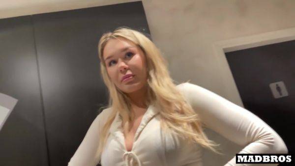 An English Manager Gets Fucked In The Toilets And Elevator During Her Work!!! - hclips.com - Britain on nochargetube.com