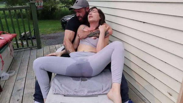 Squirting and Cumming in Yoga Pants: Outdoor MILF Action with Jessica Rose3588 - xxxfiles.com on nochargetube.com