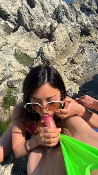 Asian amateur gives an outdoor blowjob - drtuber.com on nochargetube.com