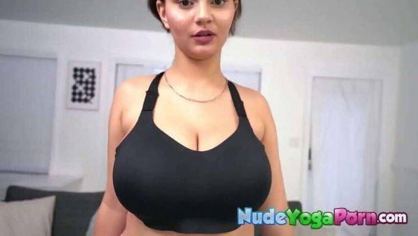 Curvy Teen Crystal Chase in Nude Yoga Solo Session - porntry.com on nochargetube.com