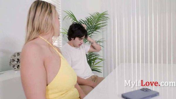 Mom to the Rescue: Hairy MILF Joslyn Jane in Tough Times - xxxfiles.com on nochargetube.com